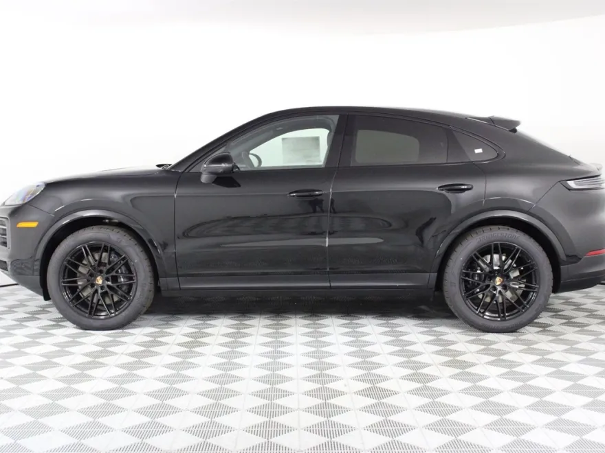 2025 Porsche Cayenne Coupe photo 1