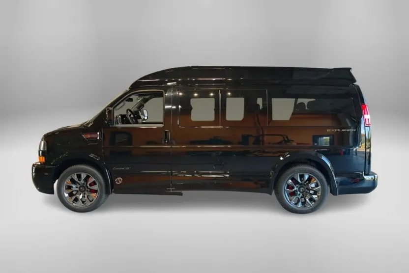 2025 Gmc Savana Cargo 2500 photo 1