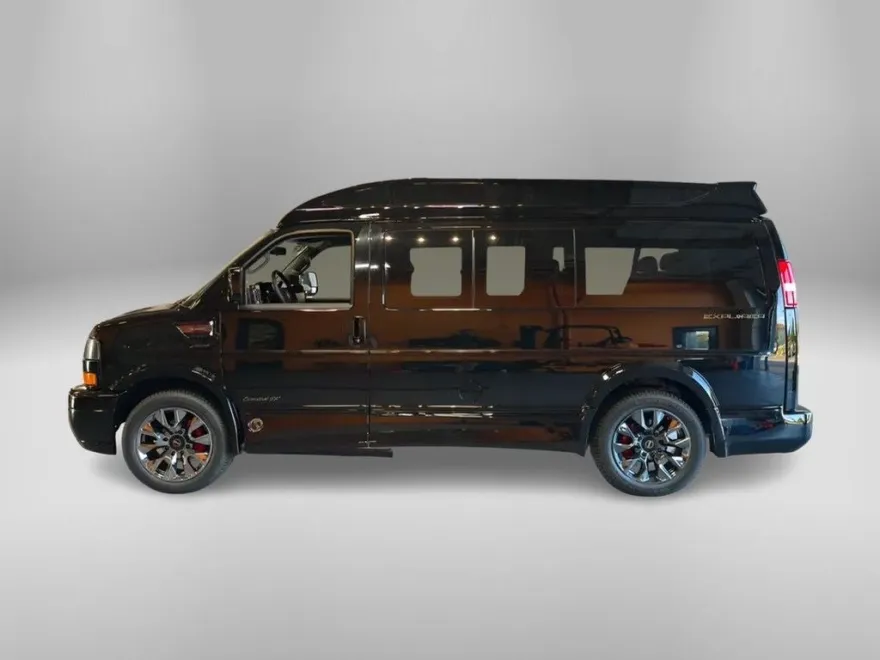 2025 Gmc Savana Cargo 2500 photo 1