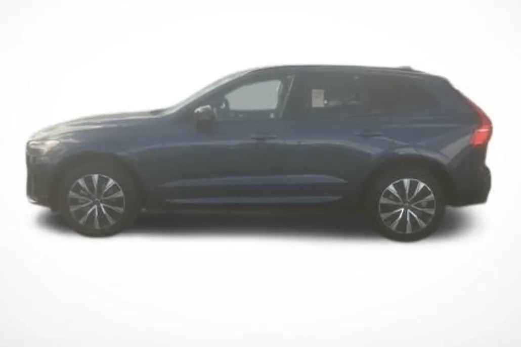 2025 Volvo XC60 B5 Plus photo 1