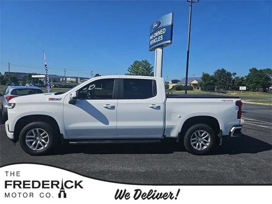 2021 Chevrolet Silverado 1500 RST photo 1