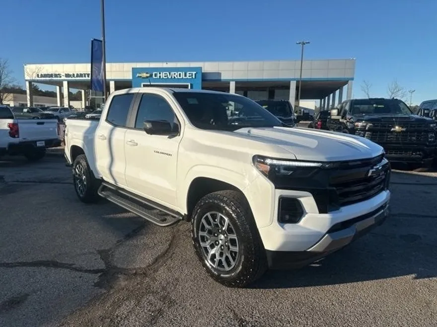 2025 Chevrolet Colorado Z71 photo 1