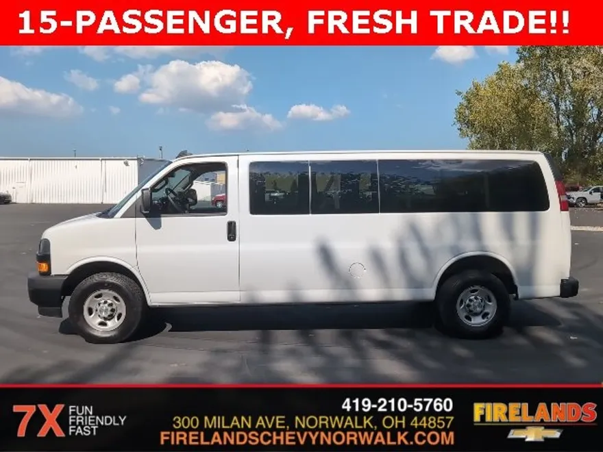 2025 Chevrolet Express Passenger 3500 photo 1