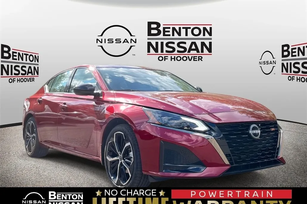 2025 Nissan Altima 2.5 SR photo 1