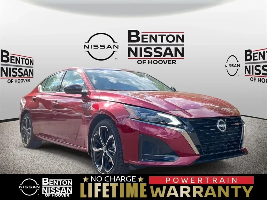 2025 Nissan Altima 2.5 SR photo 1