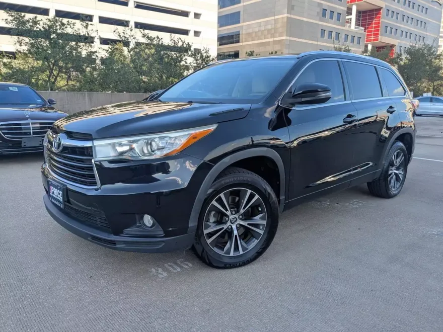 2016 Toyota Highlander XLE photo 1