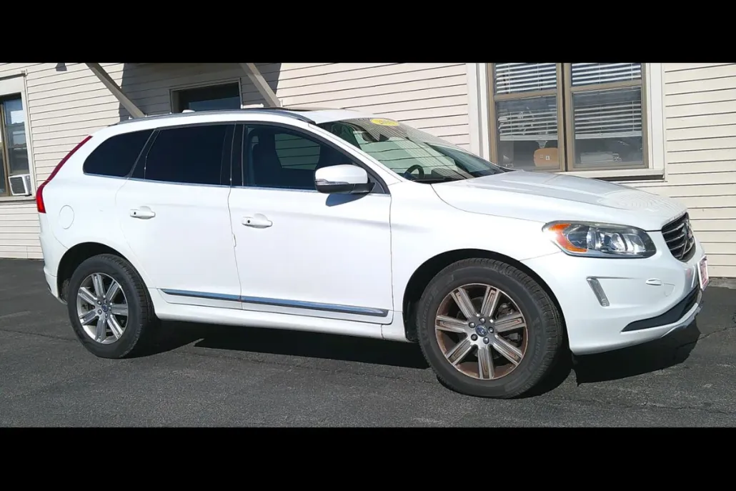 2016 Volvo XC60 T6 Drive-E photo 1