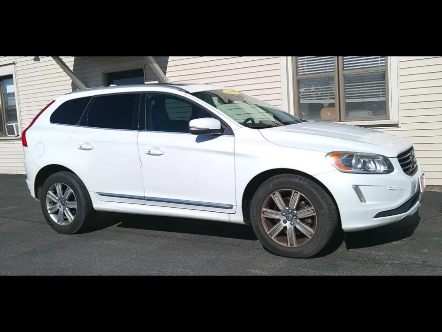 2016 Volvo XC60 T6 Drive-E photo 1