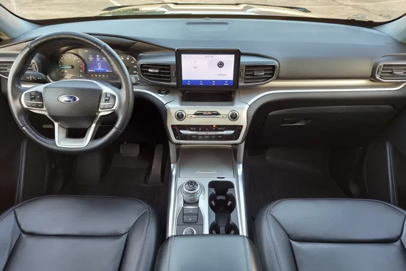 2022 Ford Explorer XLT photo 1