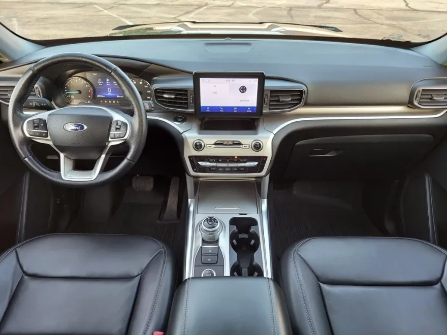 2022 Ford Explorer XLT photo 1