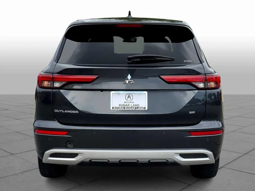 2024 Mitsubishi Outlander SE photo 1