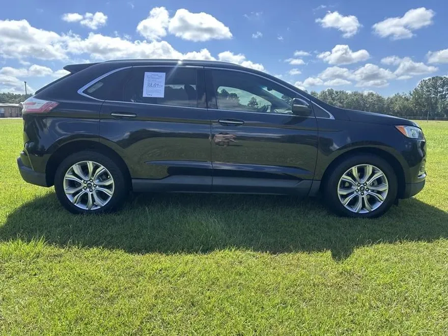 2019 Ford Edge Titanium photo 1