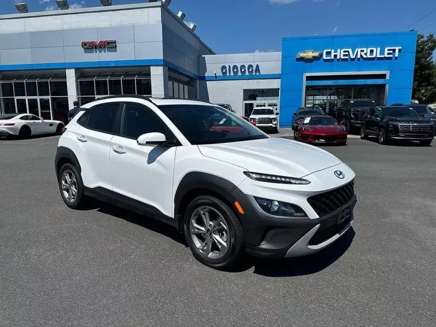 2022 Hyundai Kona SEL photo 1