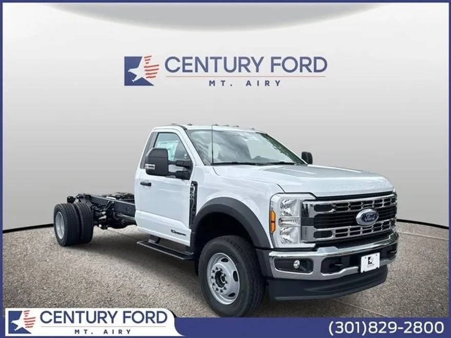 2025 Ford F-600 photo 1