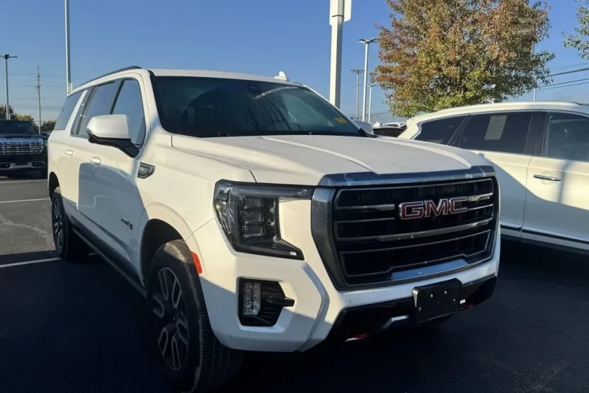 2022 Gmc Yukon XL AT4 photo 1