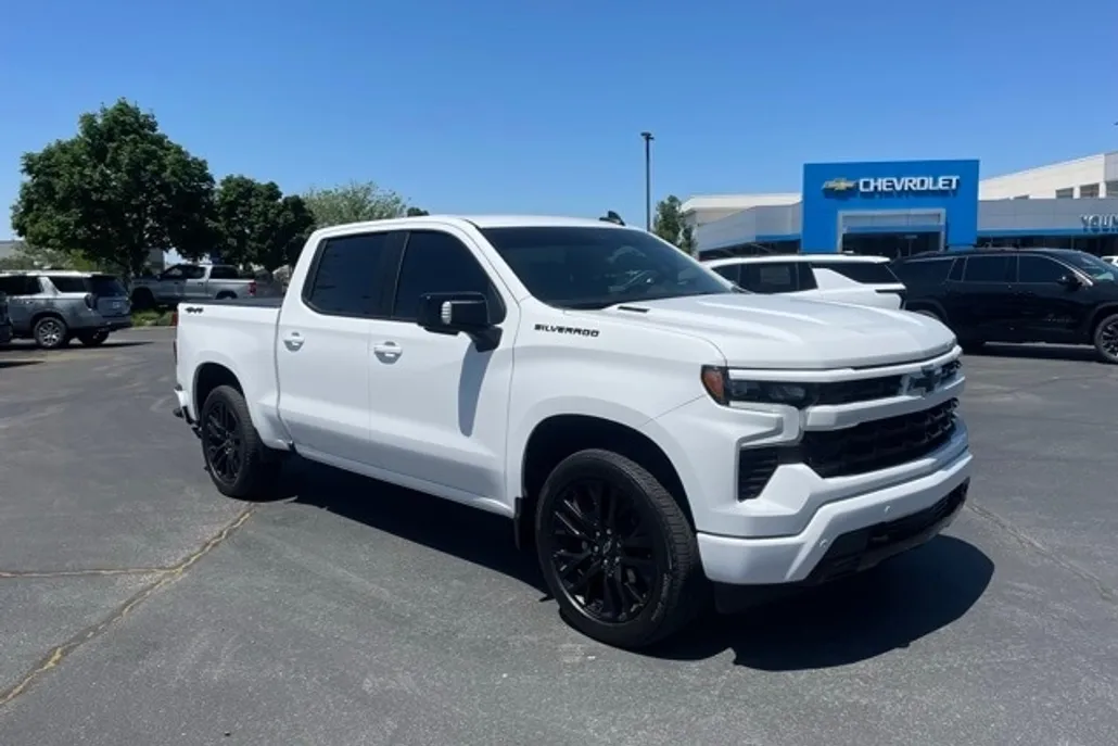 2024 Chevrolet Silverado 1500 RST photo 1