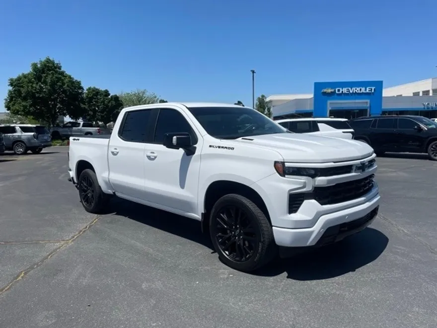 2024 Chevrolet Silverado 1500 RST photo 1