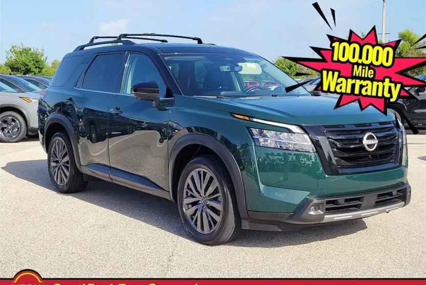 2023 Nissan Pathfinder SL photo 1