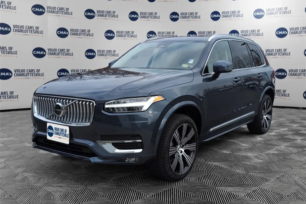 2025 Volvo XC90 Plus photo 1