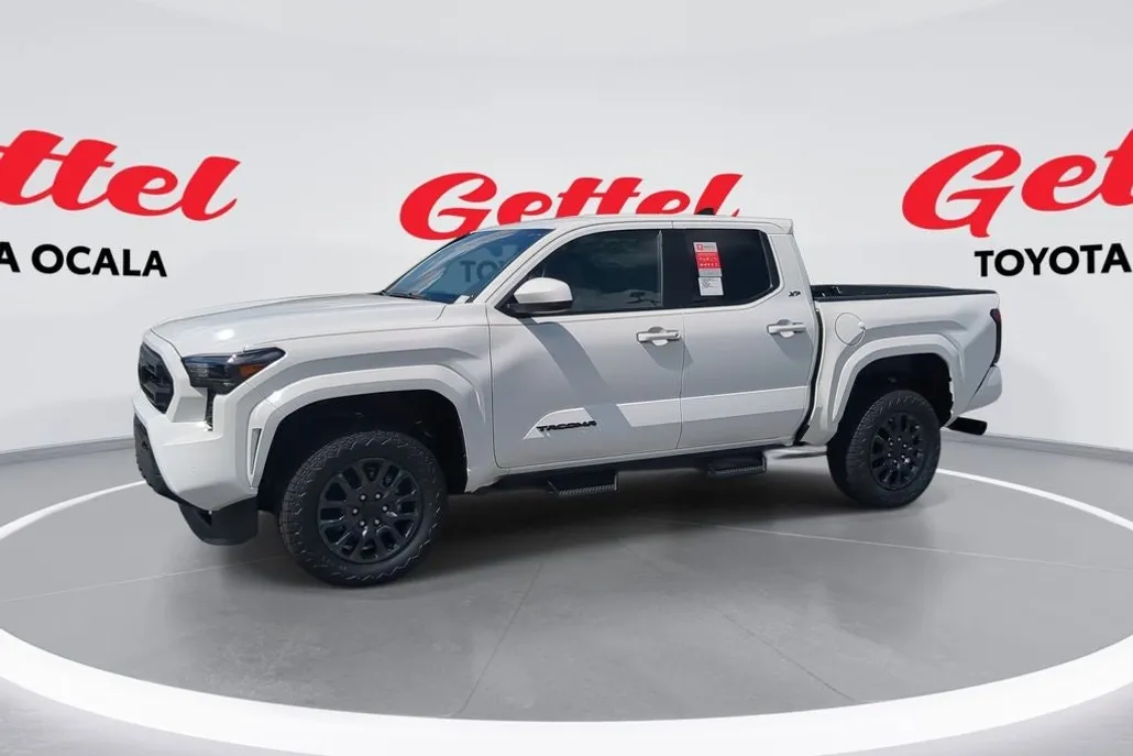 2025 Toyota Tacoma SR5 photo 1