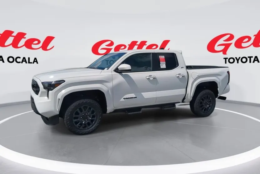 2025 Toyota Tacoma SR5 photo 1