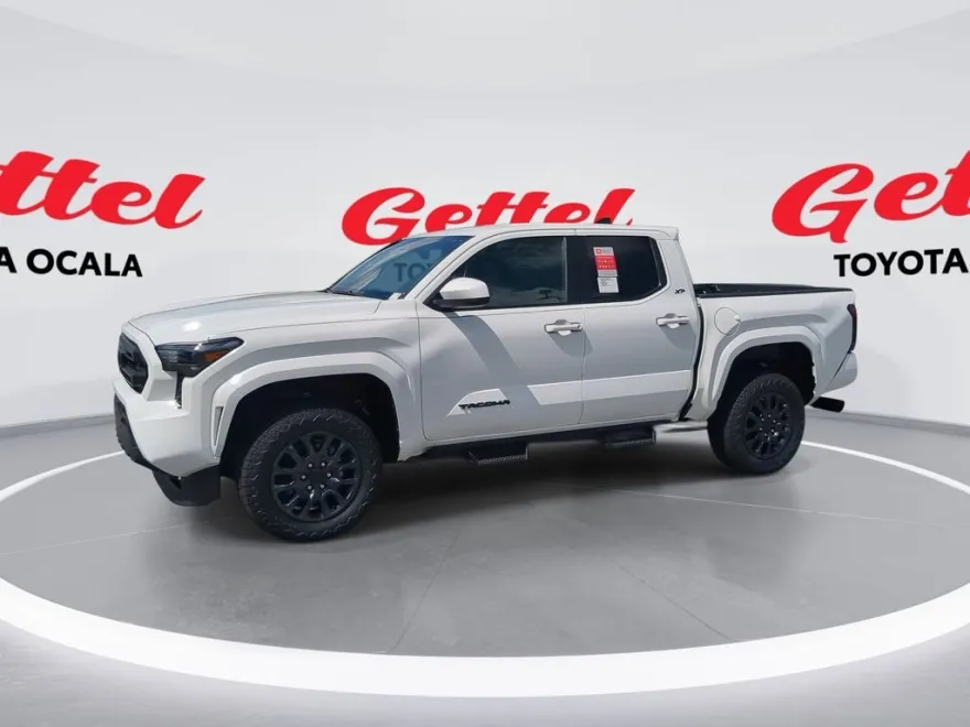 2025 Toyota Tacoma SR5 photo 1