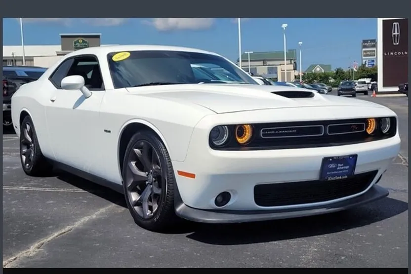 2019 Dodge Challenger R/T photo 1