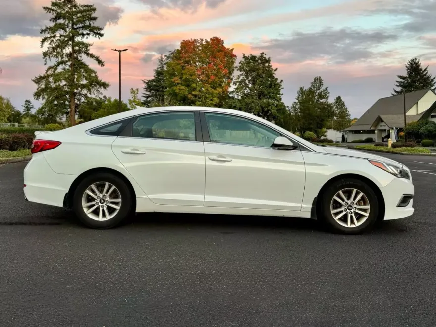 2016 Hyundai Sonata SE Eco photo 1