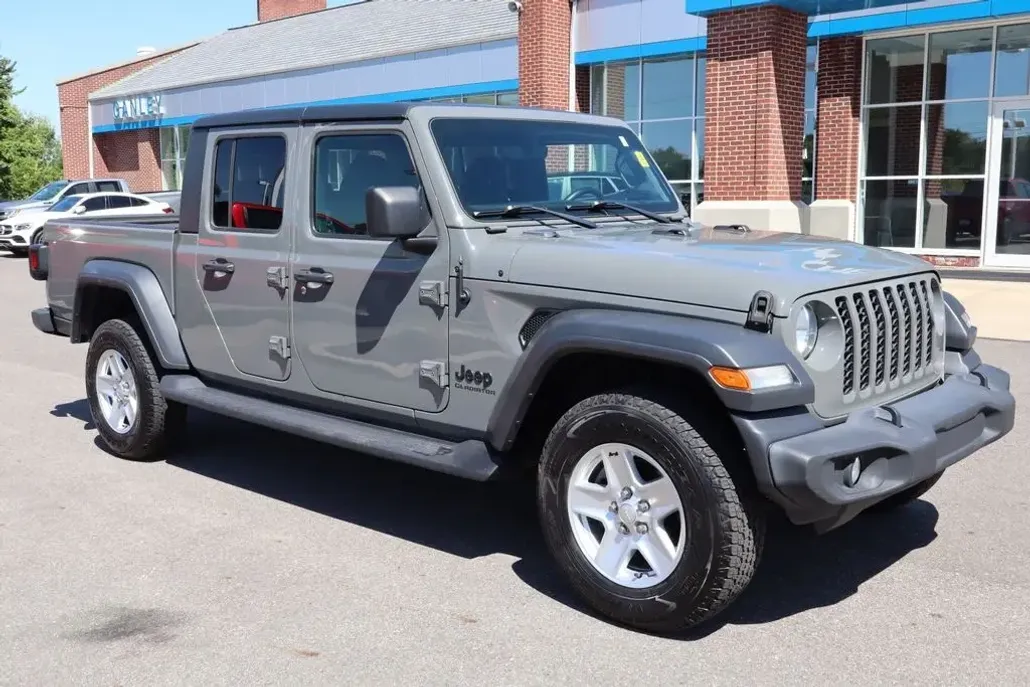 2020 Jeep Gladiator Sport S photo 1