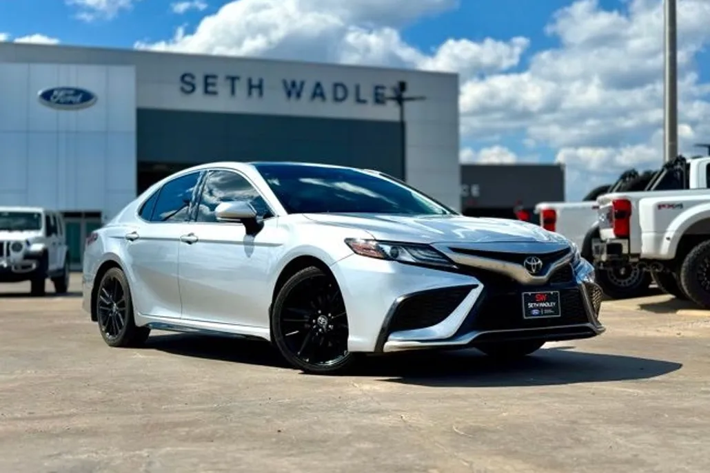 2021 Toyota Camry XSE photo 1