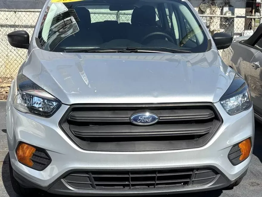2018 Ford Escape S photo 1