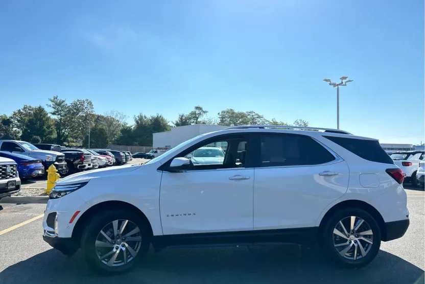 2022 Chevrolet Equinox Premier photo 1