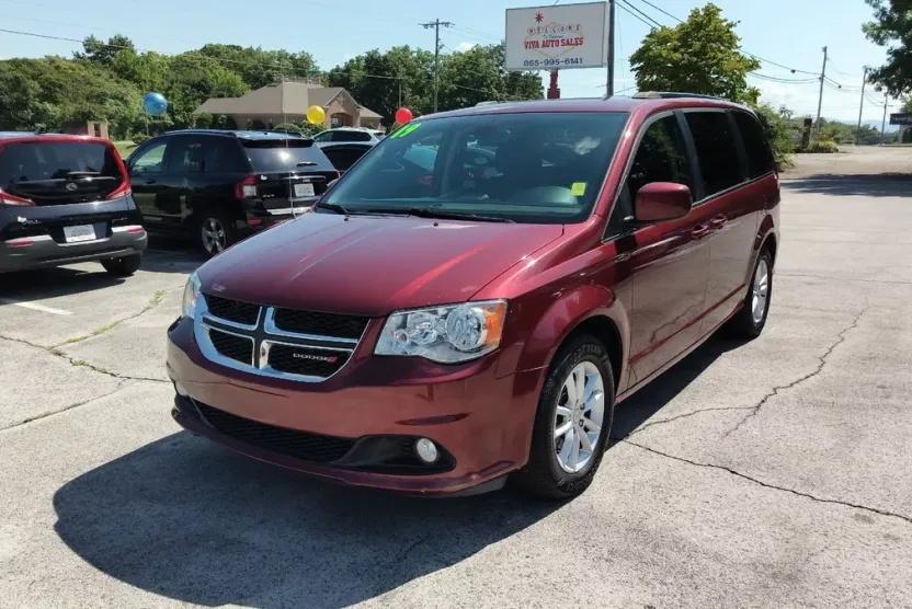 2019 Dodge Grand Caravan SXT photo 1