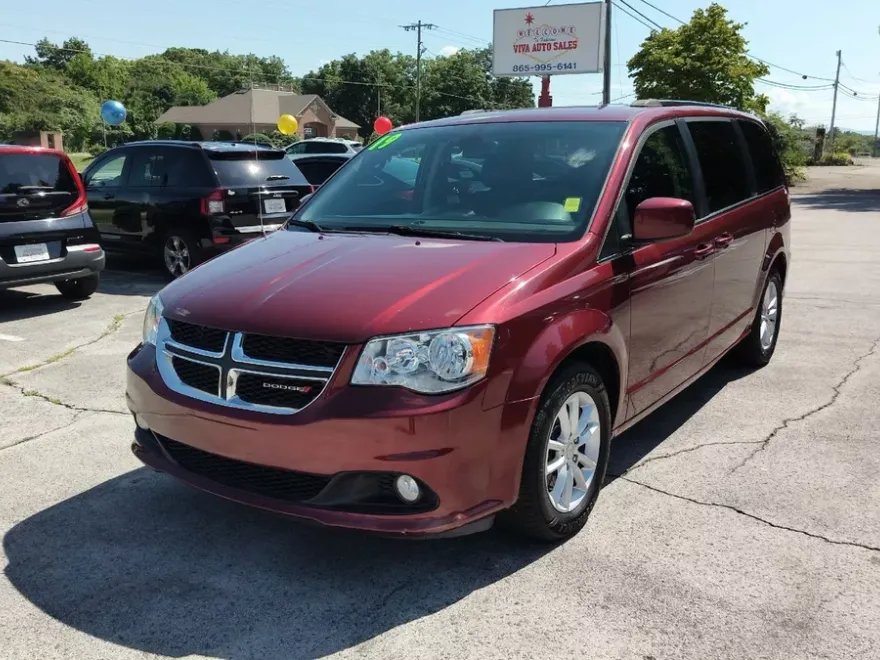 2019 Dodge Grand Caravan SXT photo 1