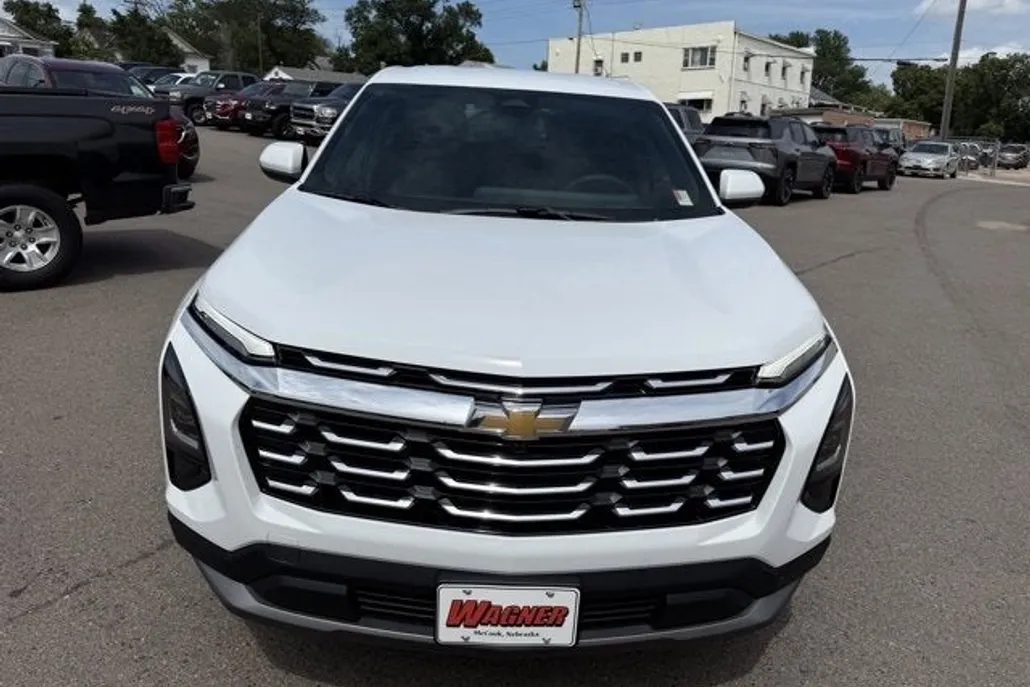 2026 Chevrolet Equinox LT photo 1