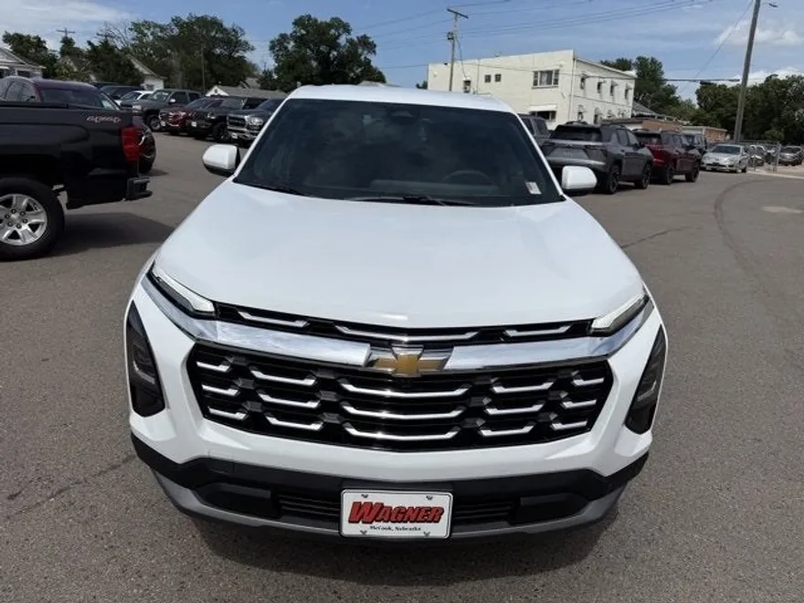 2026 Chevrolet Equinox LT photo 1