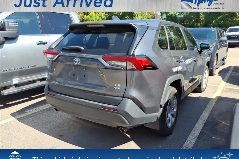 2023 Toyota RAV4 LE photo 1