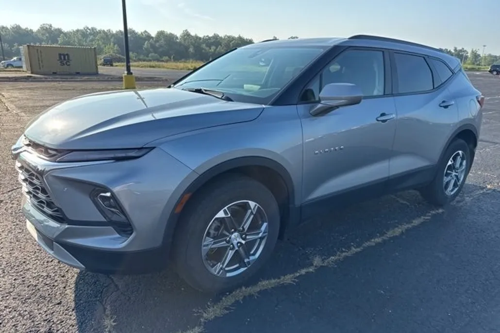 2023 Chevrolet Blazer 2LT photo 1