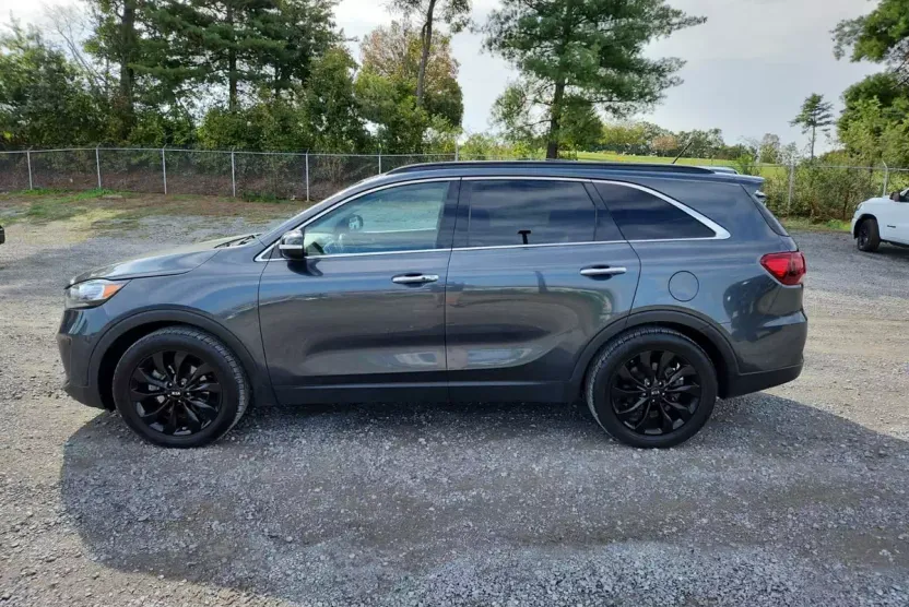 2020 Kia Sorento S V6 photo 1