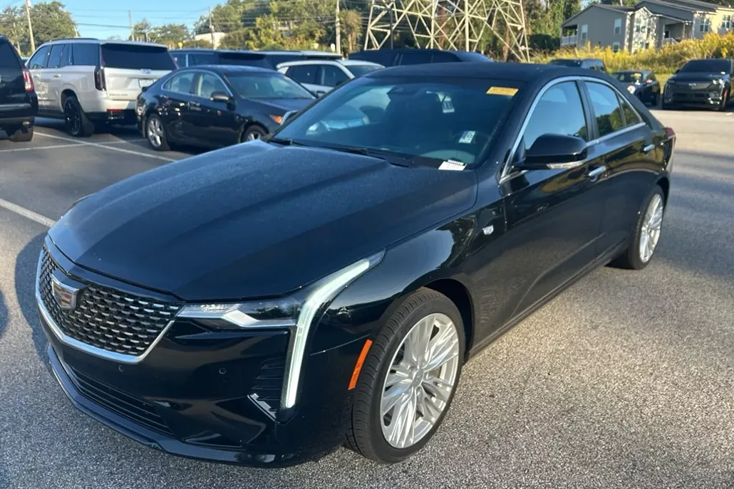 2022 Cadillac CT4 Premium Luxury photo 1