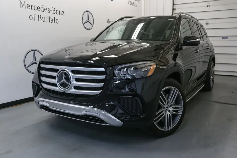 2025 Mercedes Benz GLS 450 4MATIC photo 1