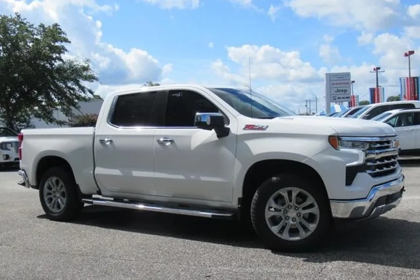 2025 Chevrolet Silverado 1500 LTZ photo 1