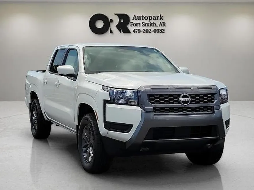 2025 Nissan Frontier Crew Cab SV photo 1