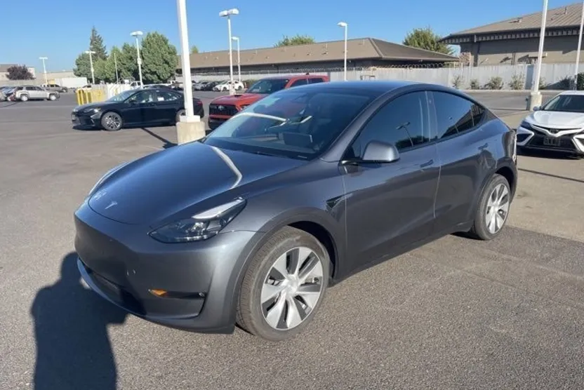 2023 Tesla Model Y Long Range photo 1