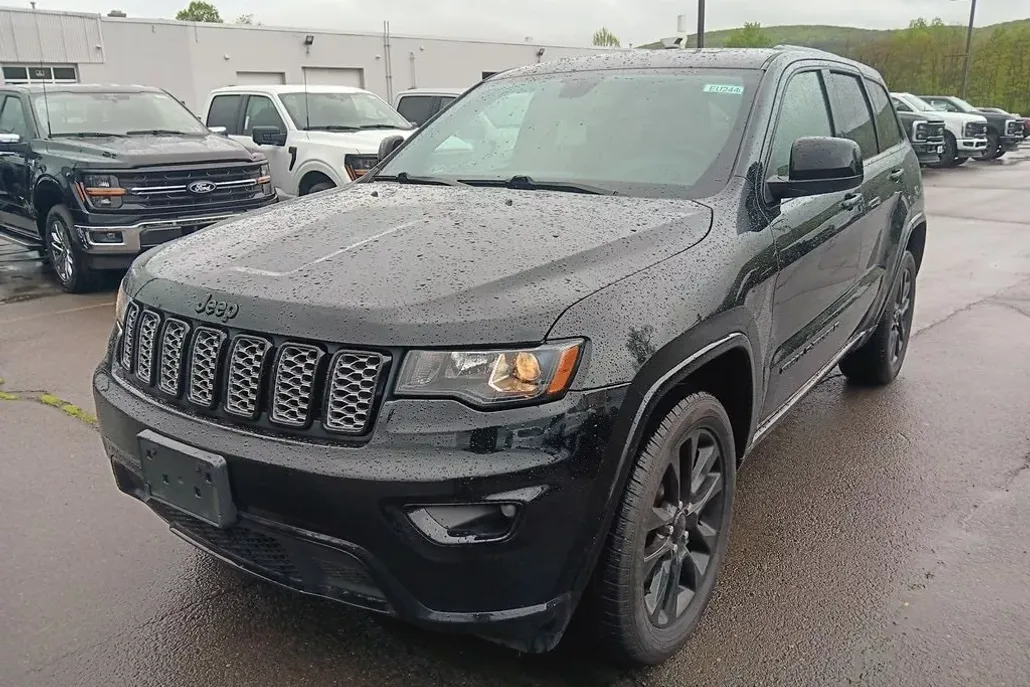 2022 Jeep Cherokee Laredo X photo 1