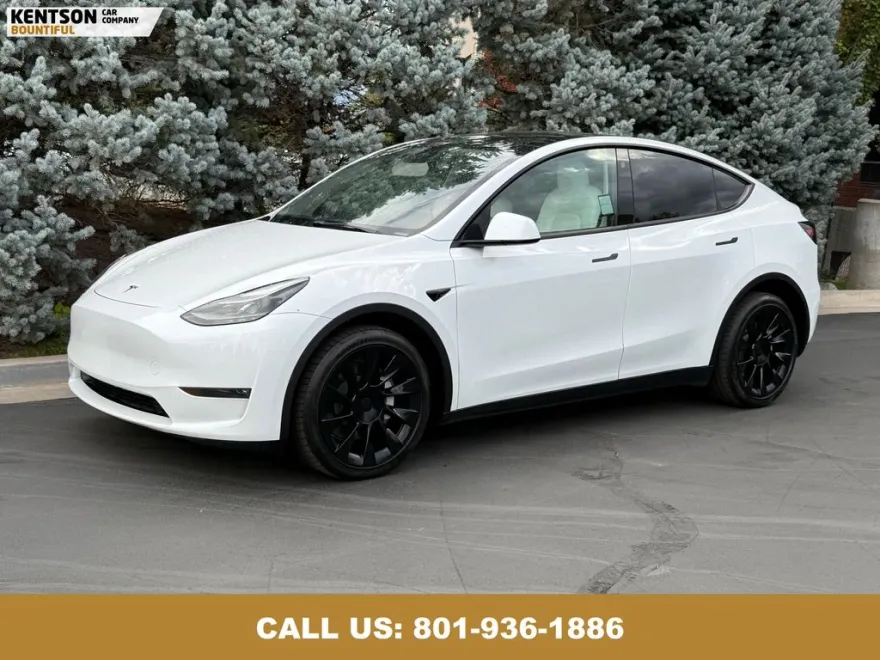 2023 Tesla Model Y Long Range photo 1
