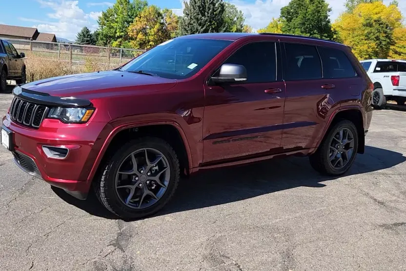 2021 Jeep Grand Cherokee Anniversary Edition photo 1