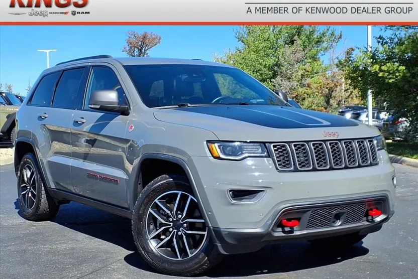 2021 Jeep Grand Cherokee Trailhawk photo 1
