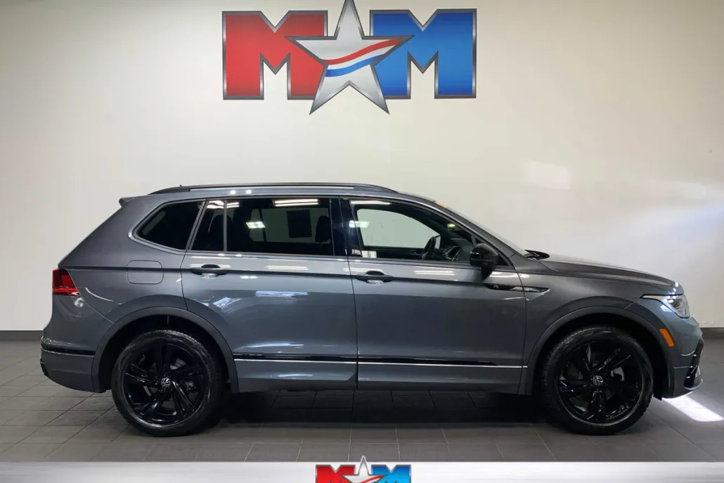 2024 Volkswagen Tiguan SE R-Line Black photo 1