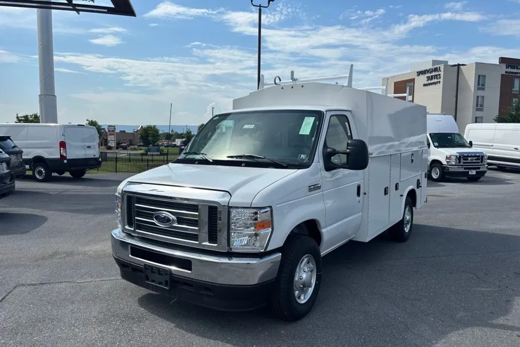 2025 Ford E-350 Base photo 1